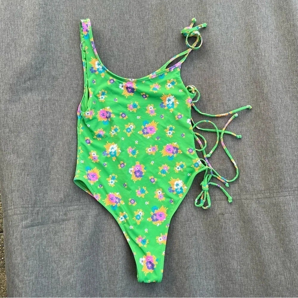 Frankies Bikini Honey One Piece Shoulder Swimsuit Size Medium New With Tags